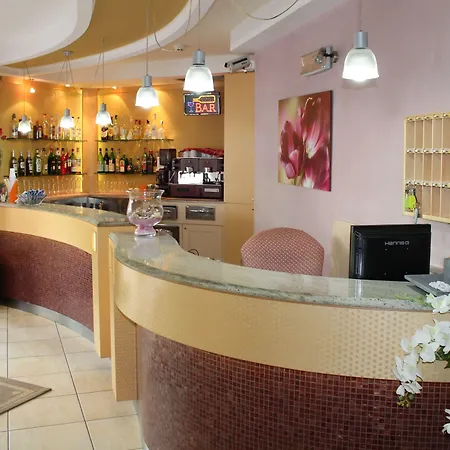 Oblio 酒店 里米尼